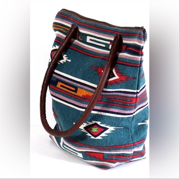 NWT Aztec Print Zipper Bag - Picture 2 of 3